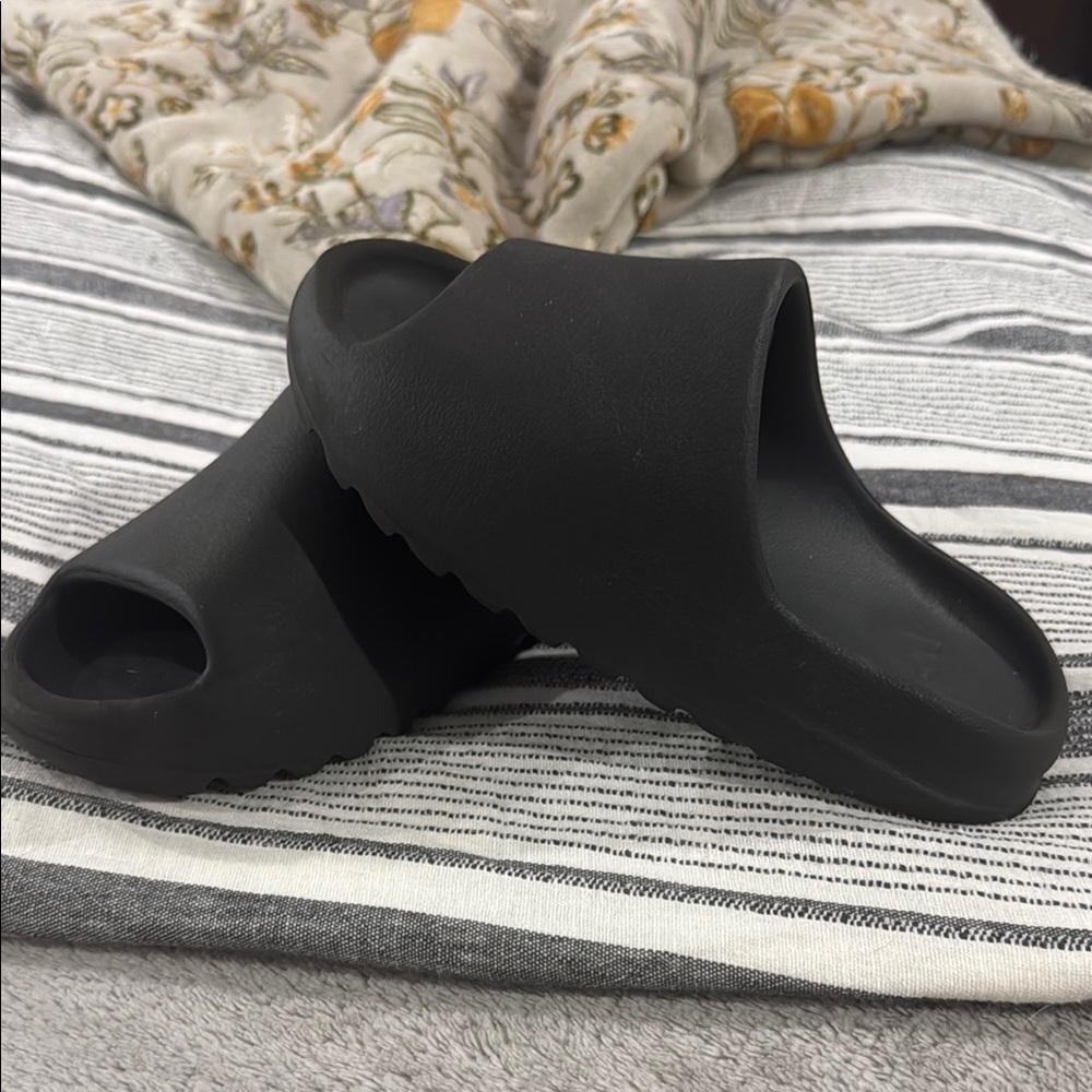 Yeezy youth Black Slide Sandals
